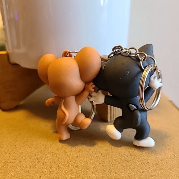 Unbranded Cat & Mouse Keychains Unisex NWOT Casual Home Collectible Gifting - Picture 3 of 5